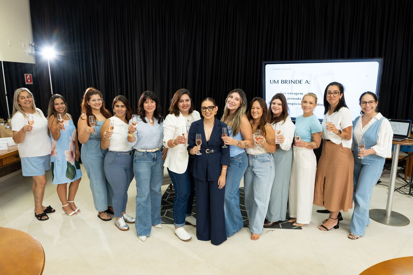 Participantes reunidas no Mulheres que Ellevam